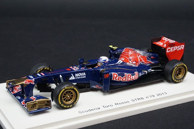 1:43 SPARK S3062 Scuderia Toro Rosso STR8 2013 #19 D.Ricardo model cars