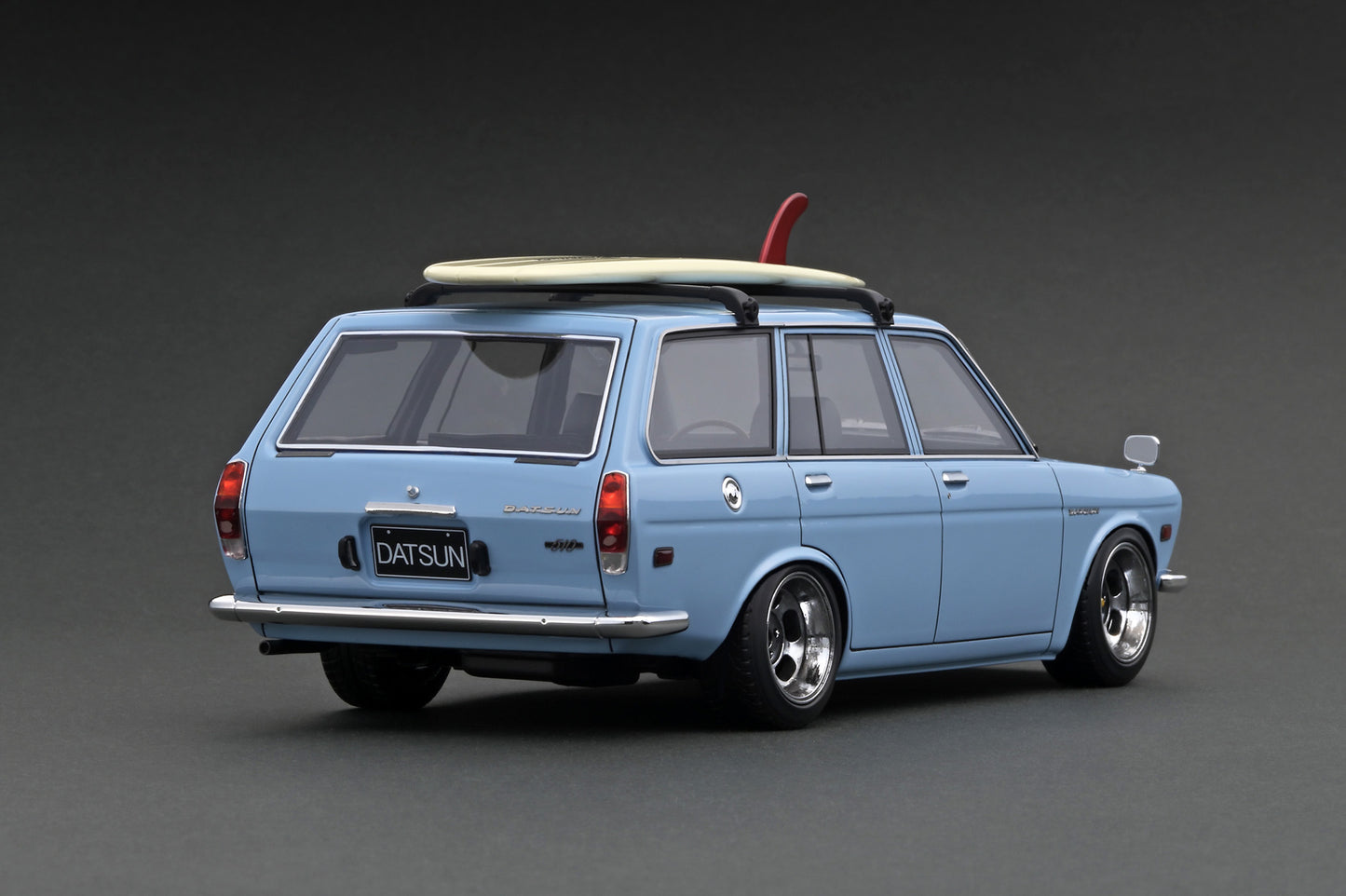 IG2223 ignition model 1:18 Nissan Datsun Bluebird 510 Wagon Light Blue Web Limited Surfboard