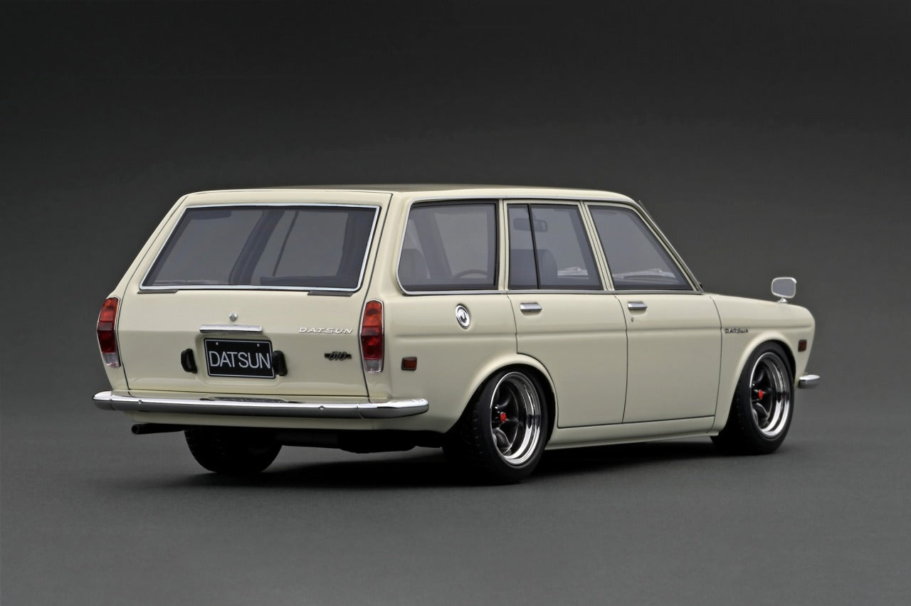 IG2220 ignition model 1:18 Datsun Bluebird (510) Wagon White