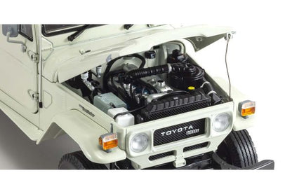 KS08958W KYOSHO 1:18 Toyota Land Cruiser 40 White