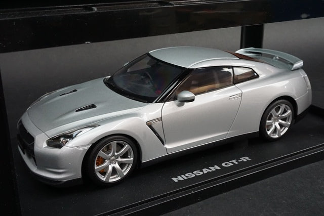 1:18 AUTOart 77386 Nissan GT-R R35 Ultimate Metal Silver model car