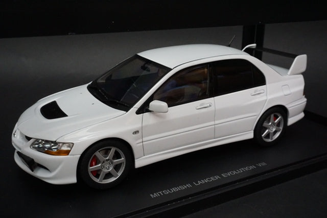 1:18 AUTOart 77182 Mitsubishi Lancer EVO VIII Street Car White model car