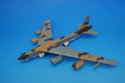 1:200 B-52G Stratofortress USAF 72d Strategic Air Command SAC Andersen Air Force Base 559294 Herpa airplane model