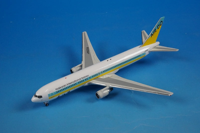 1:400 B767-300 AIRDO Hokkaido JA8258 GJ70738B Gemini airplane model