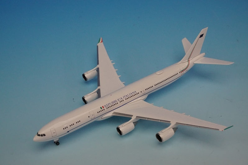 1:500 A340-500 Aeronautica Militare Italiana government Aircraft Ciampino Airport I-TALY 530385 Herpa