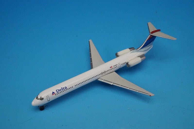 1:500 MD-88 DELTA Airlines N948DL 512473 Herpa airplane model