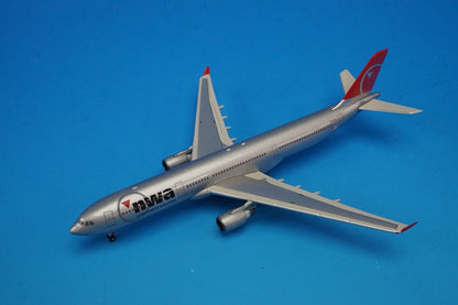 1:400 A330-300 NWA Northwest Airlines N812NW GJNWA776 Gemini airplane model