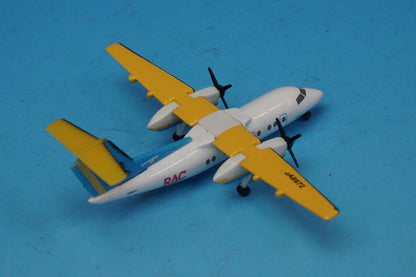 1:500 DHC-8-100 RAC Ryukyu Air JA8972 511438 Herpa airplane model