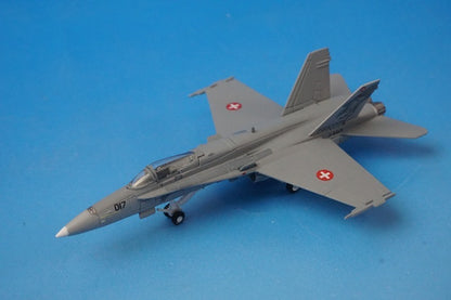 1:200 F A-18C Hornet Swiss Air Force F-18 Demo Team 554718 Herpa