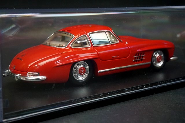 1:43 SPARK S4959 Mercedes Benz 300SL 1956 Red