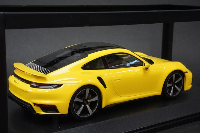 1:18 MINICHAMPS 155069071 Porsche 911 Turbo S 2020 Yellow