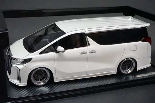 1:18 ignition model IG2427 Toyota Alphard (H30W) Executive Lounge S Pearl White