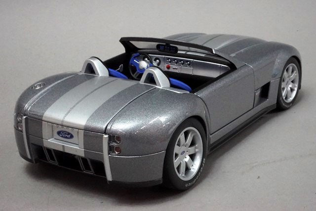 1:18 AUTOart 73031 Ford Shelby Cobra Concept Tungsten Silver