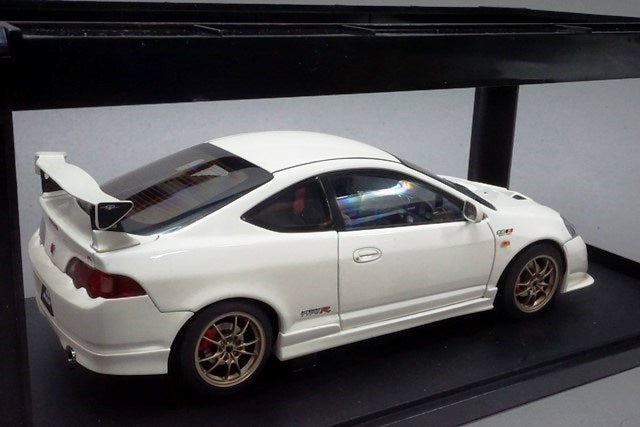 1:18 AUTOart 73251 Honda Integra Type R Infinity Version 2001 White