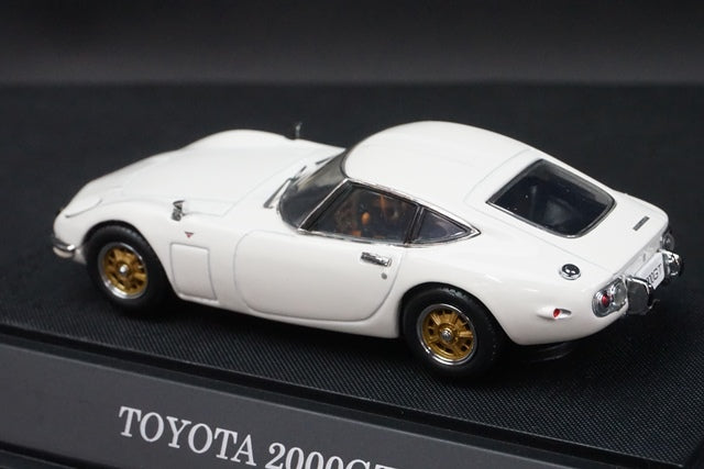 1:43 EBBRO 43104 Toyota 2000GT White model cars