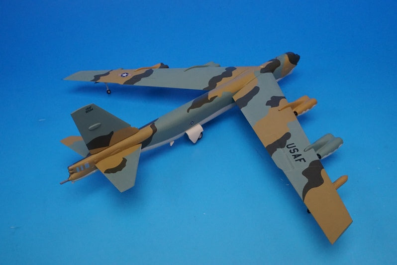 1:200 B-52G Stratofortress USAF 72d Strategic Air Command SAC Andersen Air Force Base 559294 Herpa airplane model