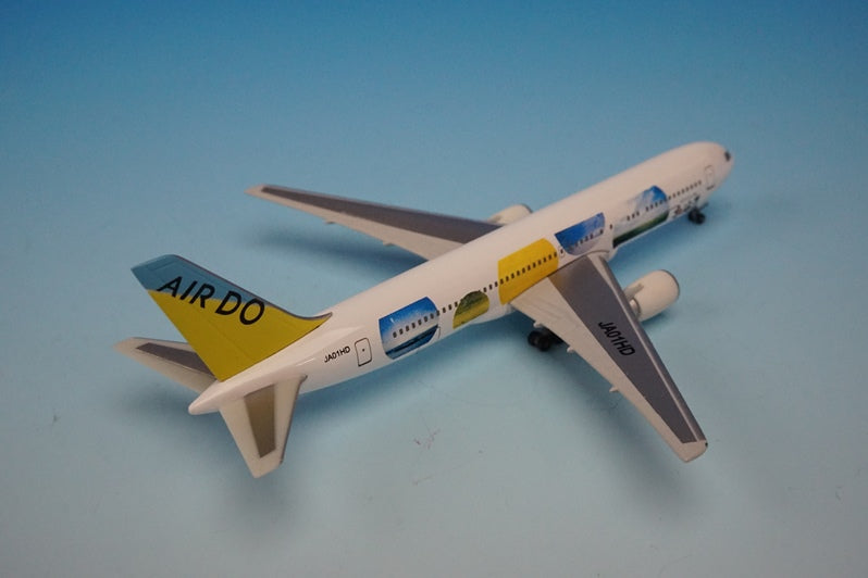 1:500 B767-300ER AIR DO Hokkaido JA01HD 504379 Herpa airplane model