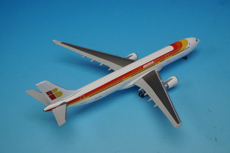 1:500 A330-300 Iberia EC-LUK 524551 Herpa airplane model