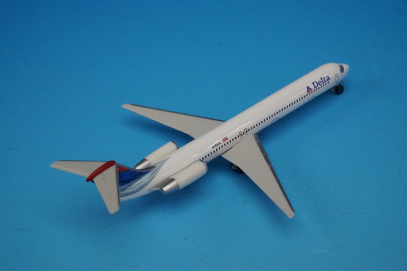 1:500 MD-88 DELTA Airlines N948DL 512473 Herpa airplane model