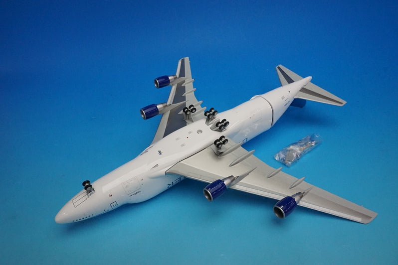 1:200 B747-400 Dreamlifter N718BA G2BOE1003 Gemini airplane model