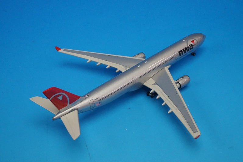 1:400 A330-300 NWA Northwest Airlines N812NW GJNWA776 Gemini airplane model