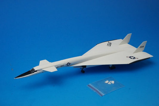 1:200 XB-70A Valkyrie 01 test flight 52003 Dragon