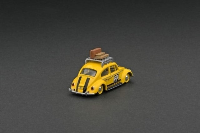 T64S-006-ME1 TARMAC WORKS 1:64 VW Volks Wagen Beetle Mooneyes Roof Rack Suitcases