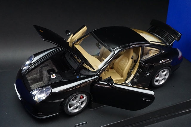 1:18 AUTOart 77833 Porsche 911 Turbo (996) Black model car