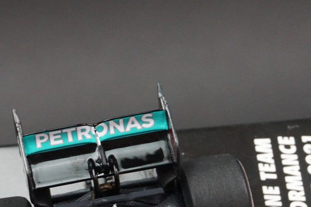 1:43 MINICHAMPS 410210444 Mercedes AMG Petronas F1 W12 E 100th POLE Spanish GP L.Hamilton 2021#44