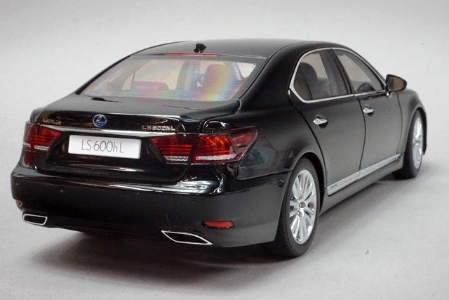 1:18 AUTOart 78842 Lexus LS600hL Black