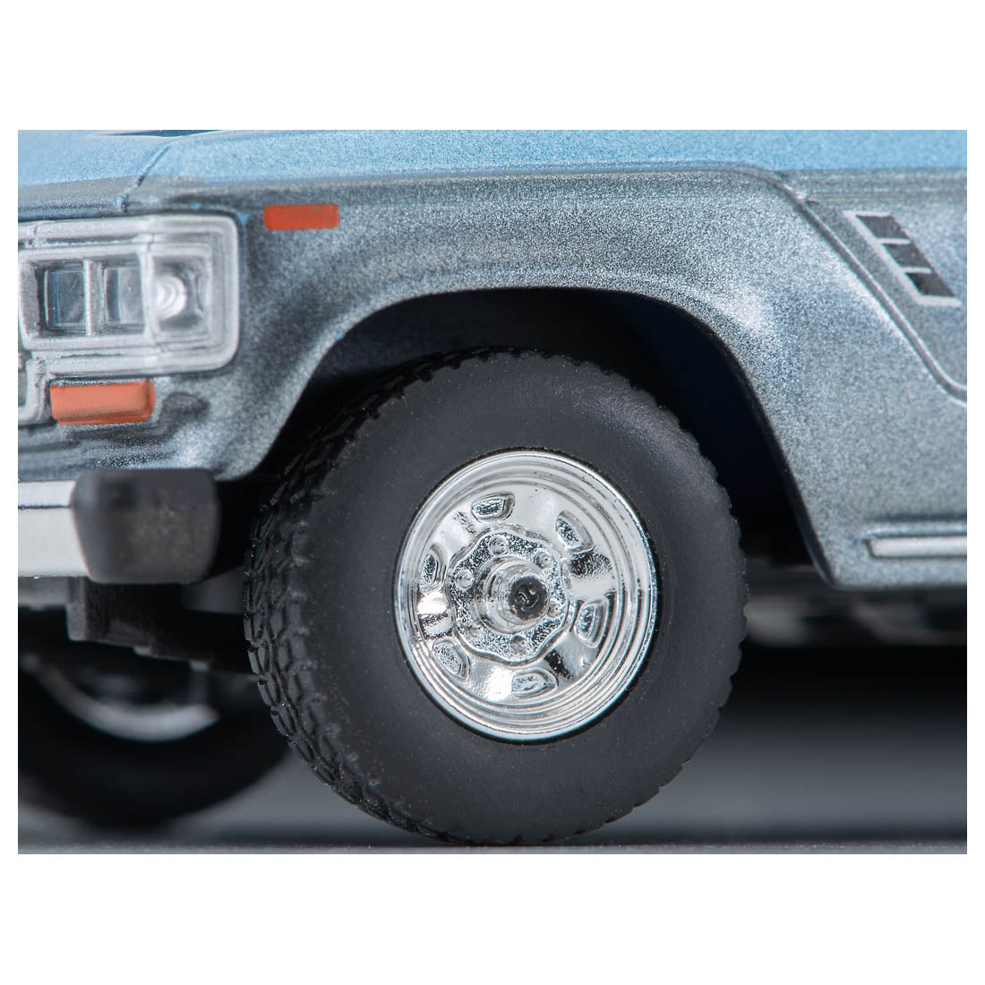 LV-N268a TOMYTEC Tomica Limited Vintage NEO Land Cruiser 60 North American Spec Light Blue/Gray 88