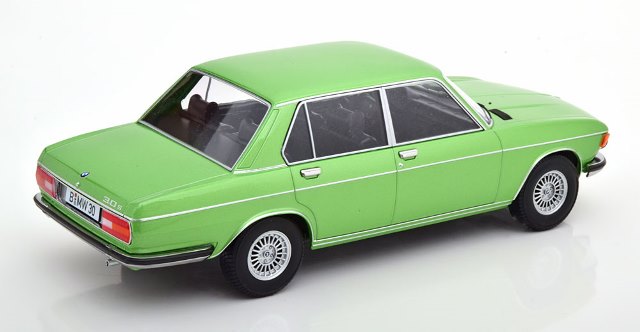 KKDC180404 KK Scale 1:18 BMW 3.0S E3 2.Series 1971 Light Green Metallic