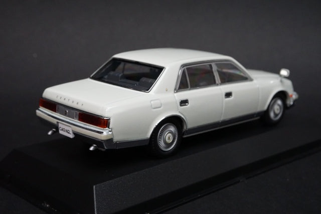 CN431006 1:43 CAR-NEL Toyota Century GZG50 2010 Pearl White model car