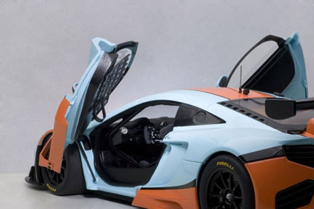 81343 AUTOart 1:18 McLaren MP4-12C GT3 Gulf Livery 2012