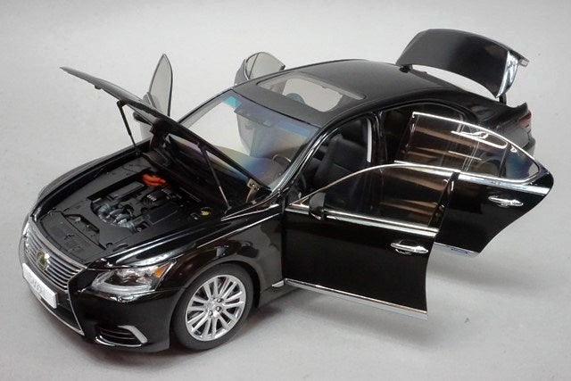 1:18 AUTOart 78842 Lexus LS600hL Black