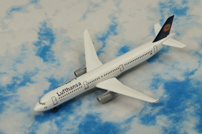 1:500 A321 Lufthansa 516525 Herpa Airplane model