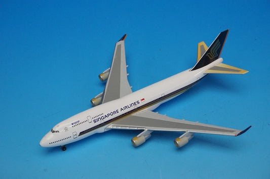 1:500 B747-400 Singapore Airlines MEGATOP 9V-SPD 500852 Herpa airplane model