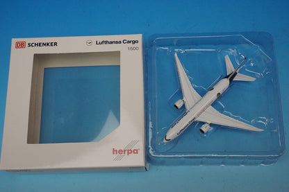 1:500 B777F Lufthansa Cargo Sustainable Fuel-Powered D-ALFG 536103 Herpa