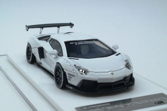 LB700-002 LB PERFORMANCE 1:64 LIBERTY WALK LB-WORKS Aventador White