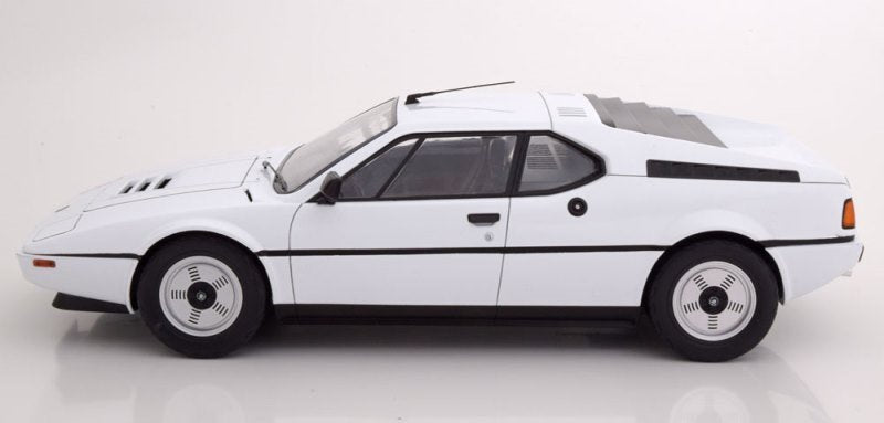 KKDC120012 KK scale 1:12 BMW M1 1978 White model car