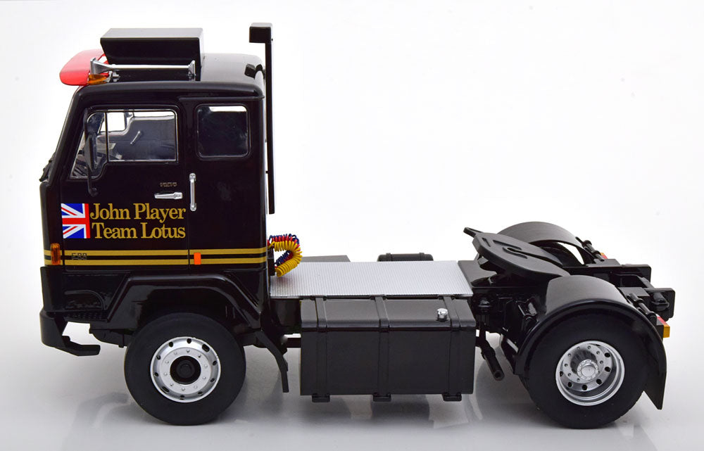 RK180064 ROAD KINGS 1:18 Volvo F88 1978 JPS Team Lotus with Union Jack