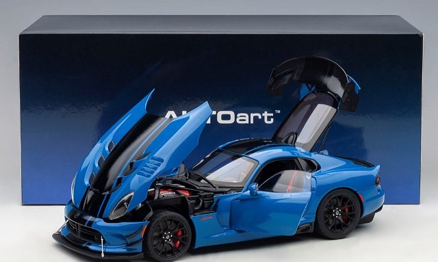 71734 AUTOart 1:18 Dodge Viper ACR Blue / Black Stripe model cars