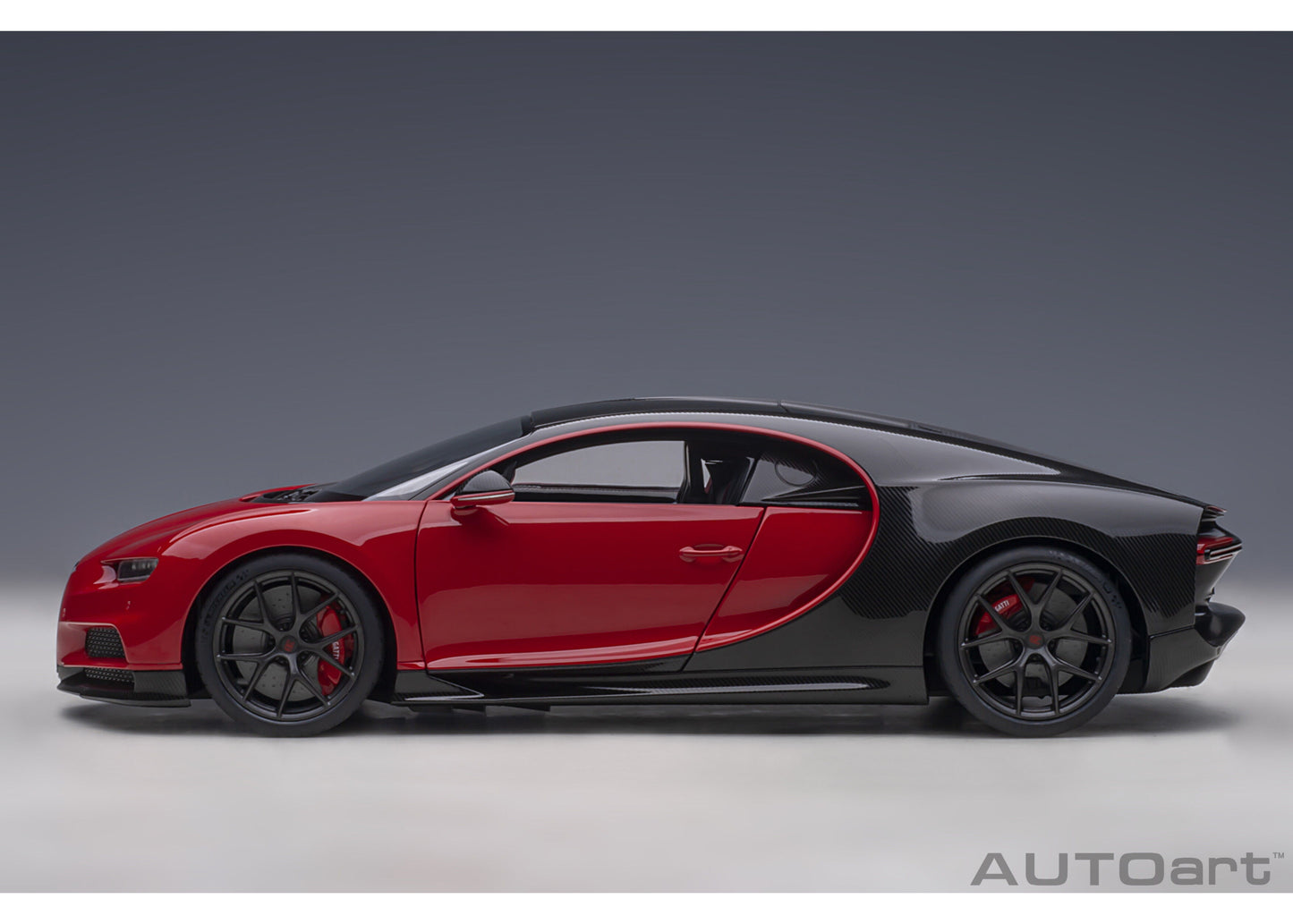 70996 AUTOart 1:18 Bugatti Chiron Sports 2019 Red / Carbon Black