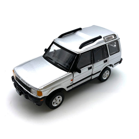 64B0186 BM CREATIONS 1:64 Land Rover Discovery 1 1998 Silver RHD