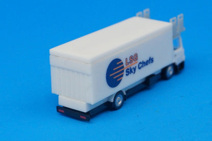 1:200 Catering truck In-flight food truck LSG Sky Chefs 550987 Herpa Airplane model