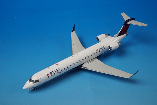 1:200 DELTA airlines Bombardier CRJ700 N391CA G2DAL1021 gemini airplane moel