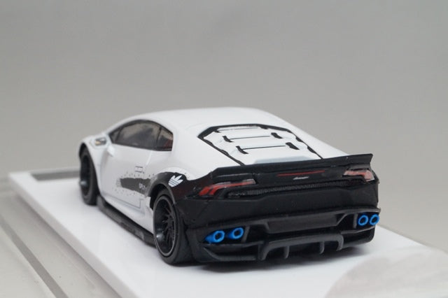 LB610-023 LB PERFORMANCE 1:64 LIBERTY WALK LB-WORKS Huracan LP610 White/Black