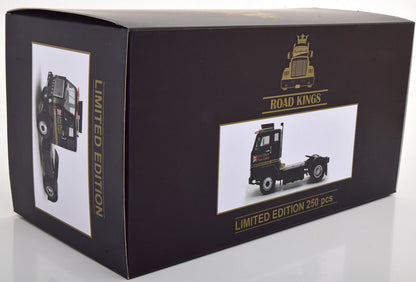 RK180064 ROAD KINGS 1:18 Volvo F88 1978 JPS Team Lotus with Union Jack