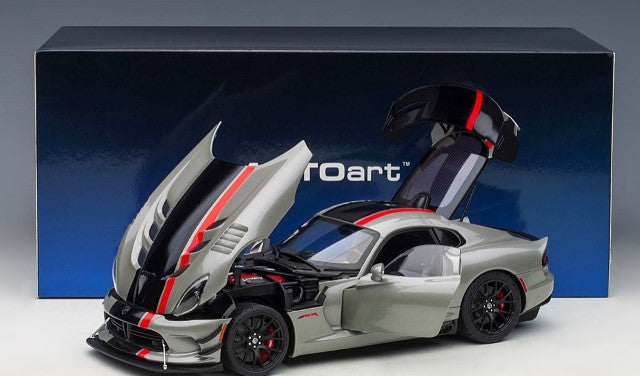 71733 AUTOart 1:18 Dodge Viper ACR Metallic Silver / Black Stripe model cars