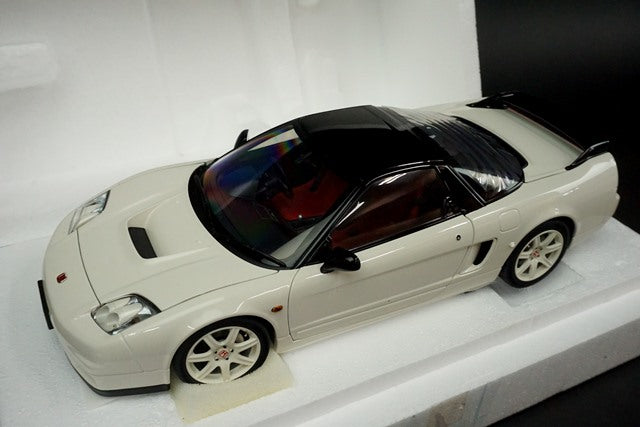 1:18 AUTOart 73219 Honda NSX-R NA2 Championship White model car